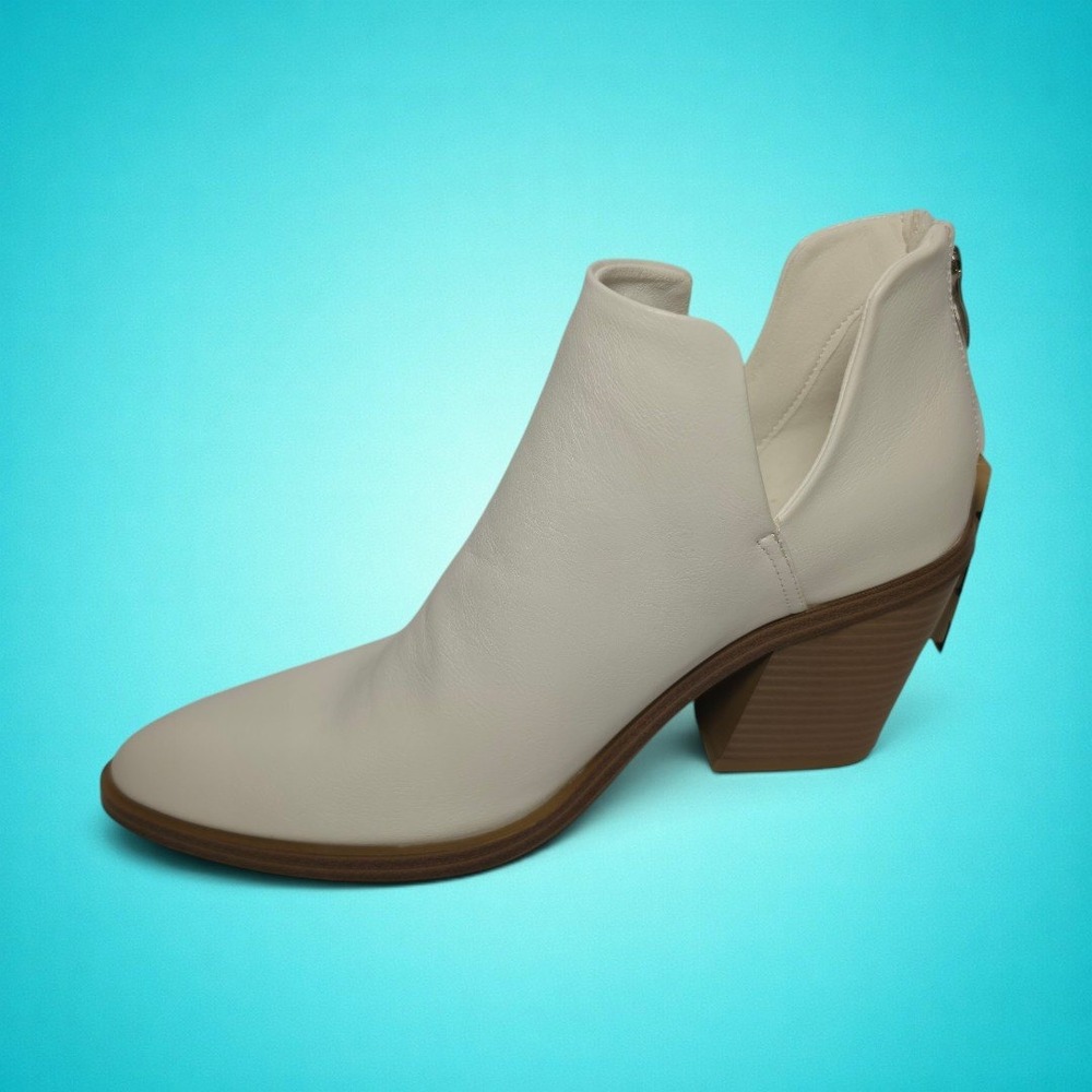New Women's White V-Cut Side Ankle Pointed Toe Block Heel Booties, Size 7